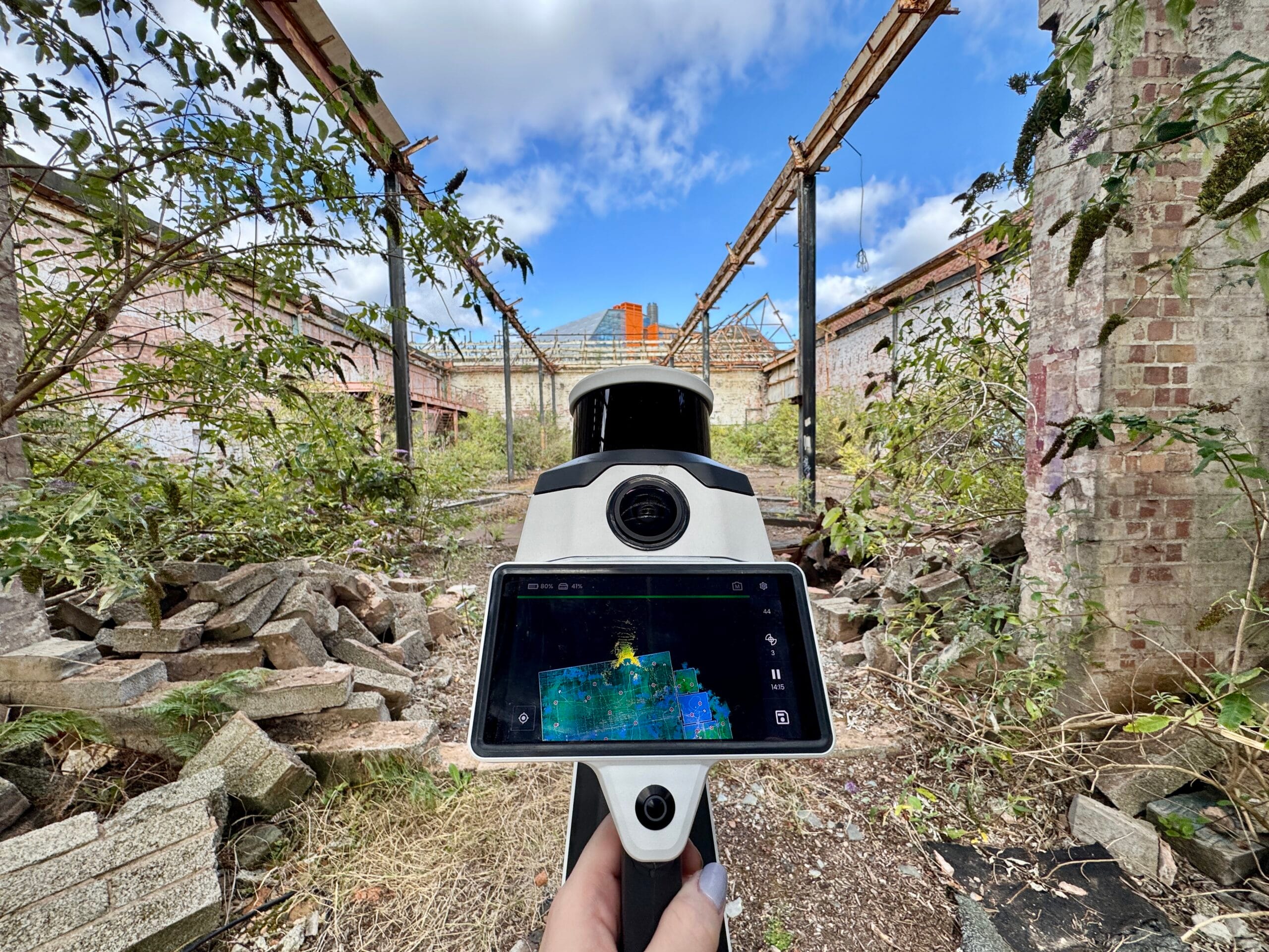 Laser scanning using mobile mapping device to produce pointcloud