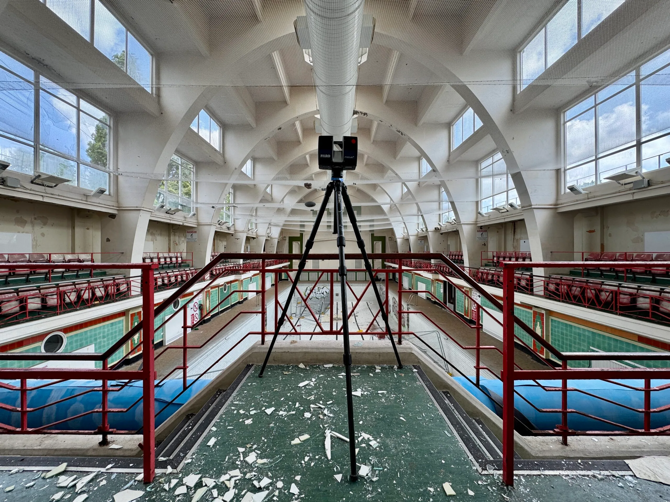 3D laser scanning survey of an empty swimming pool